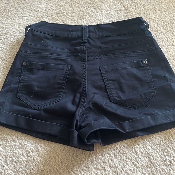 High waist black shorts - Picture 3 of 3